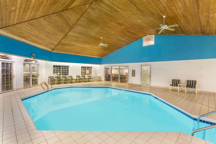 Pool 4 of 27