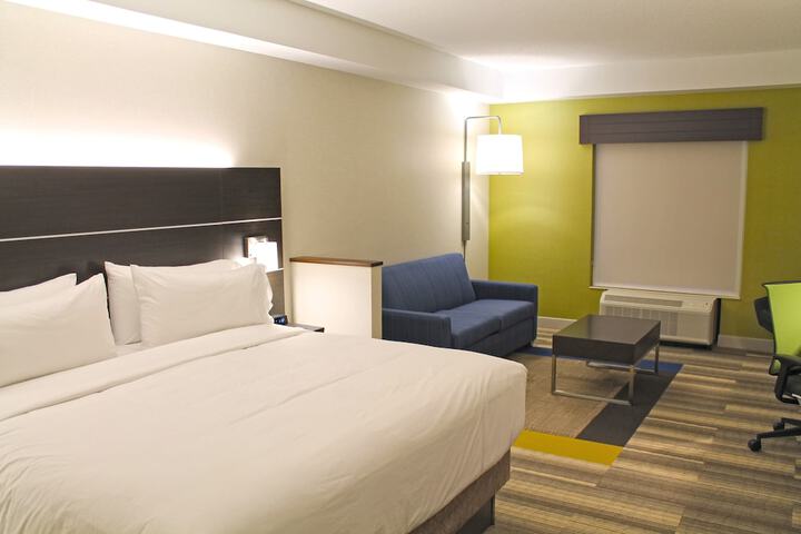 Room 40 of 63