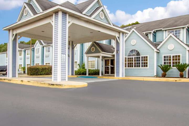 Hotel 2 of 34