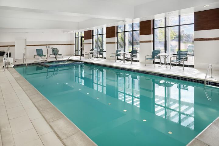 Hampton Inn & Suites Detroit / Troy