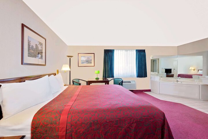 Room 8 of 19