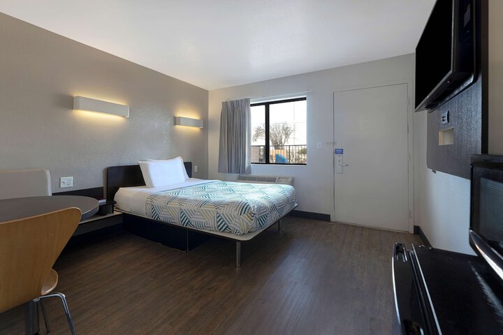 Room 14 of 35