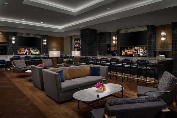 Lounge 87 of 105