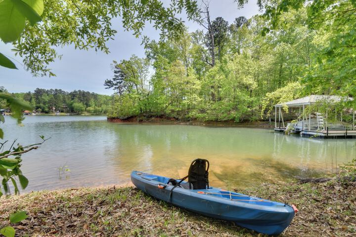 The Lake Place Cabin w / Golf Cart & Free Kayaks!