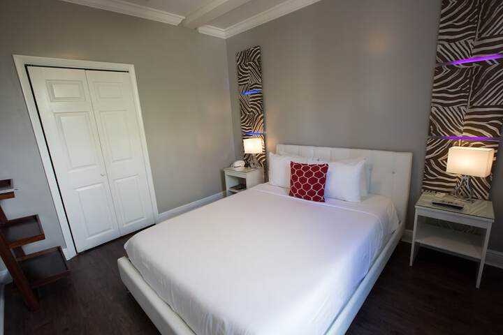 Room 29 of 43
