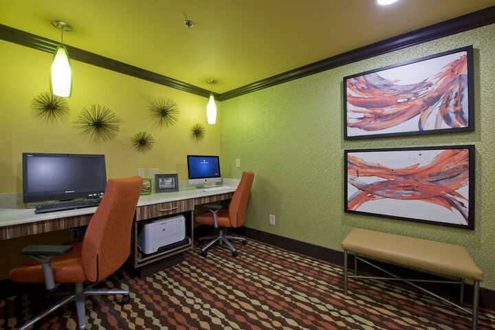 Business Center 70 of 70
