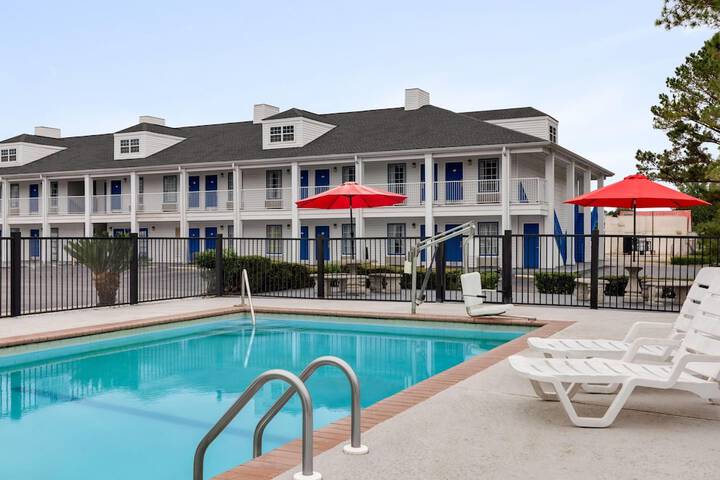Baymont by Wyndham Albany at Albany Mall