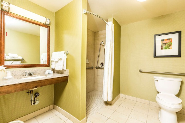 Room 30 of 85