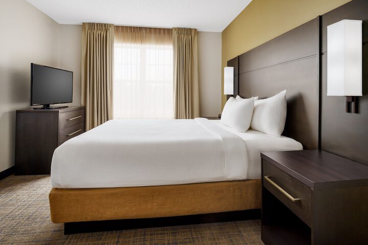 Room 10 of 25