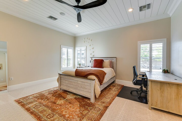 Spacious Queen Creek Home w / Hot Tub & Pool!