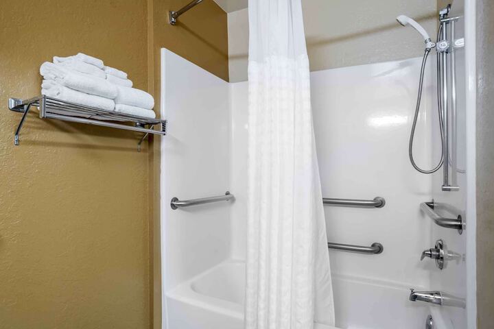 Room 13 of 23