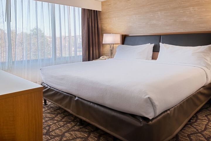 Holiday Inn Hotel & Suites Warren by IHG
