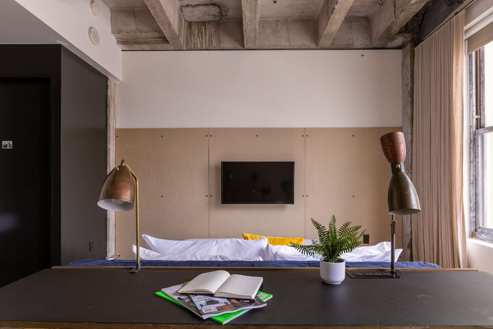 Room 75 of 102