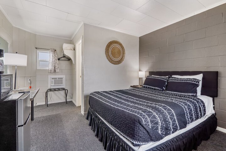 Room 42 of 58