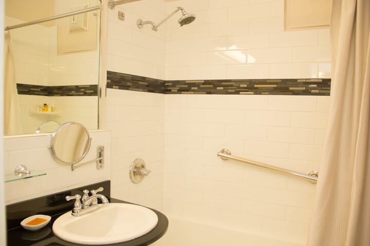 Room 15 of 37