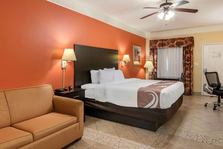 Quality Inn & Suites at the Outlets Mercedes / Weslaco