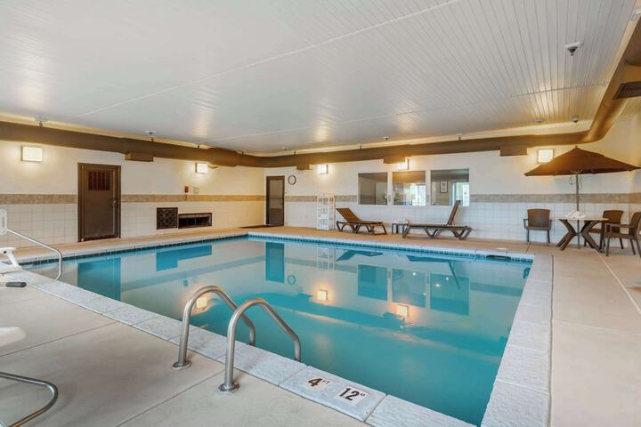 Comfort Inn & Suites Pittsburg KS