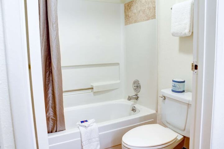 Room 14 of 33