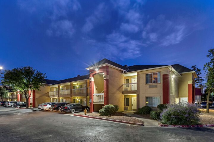 Hotel 8 of 44