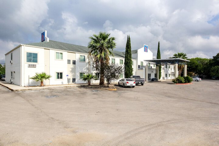 Hotel 5 of 37