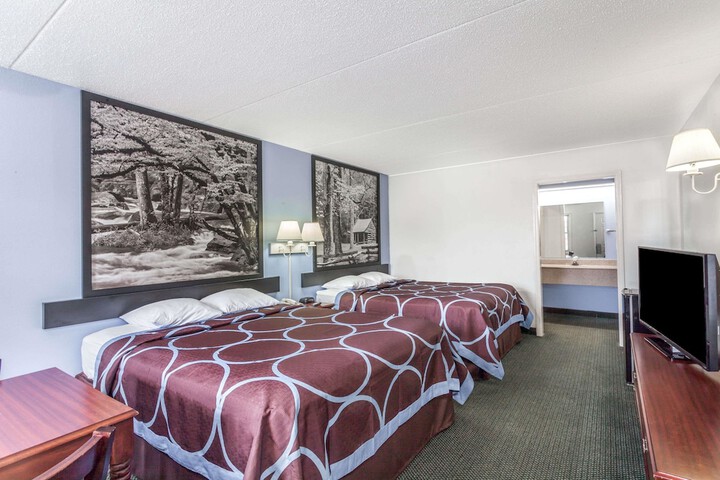 Room 9 of 15