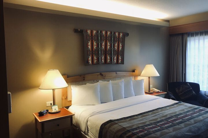 Heathman Lodge