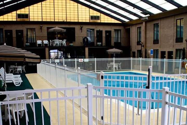 Gold Vault Inn