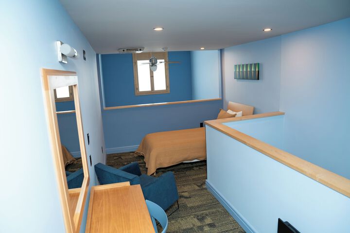 Room 8 of 50
