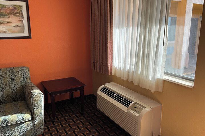 Executive Inn & Suites