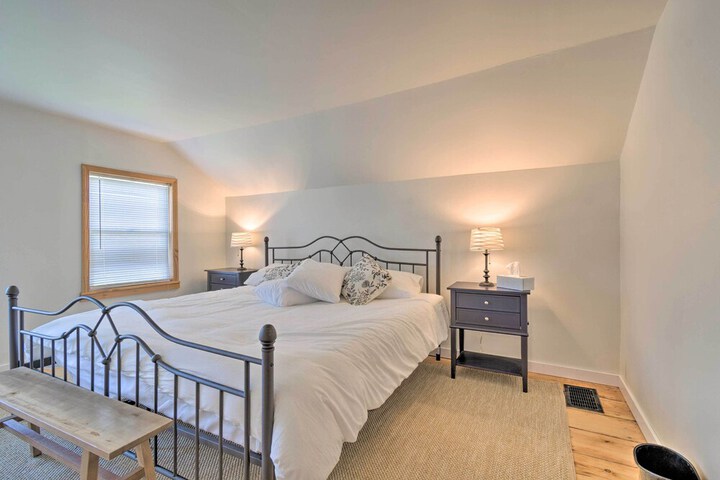 Walk to Beach! Sodus Point Escape w / Private Yard