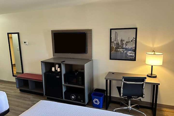 Room 7 of 13