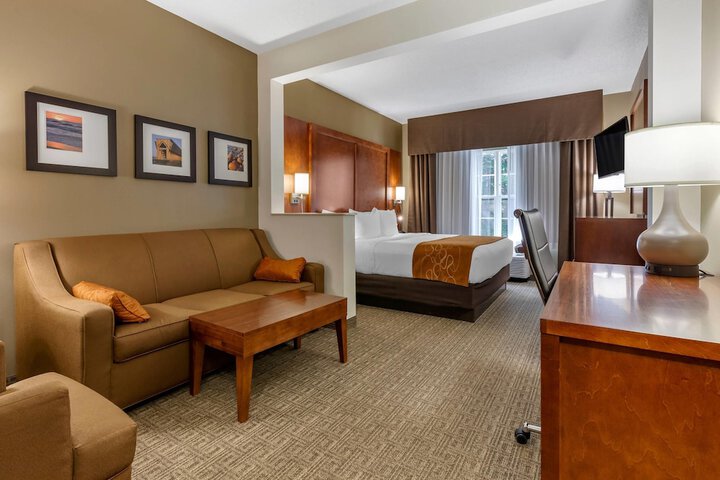 Comfort Suites Marquette