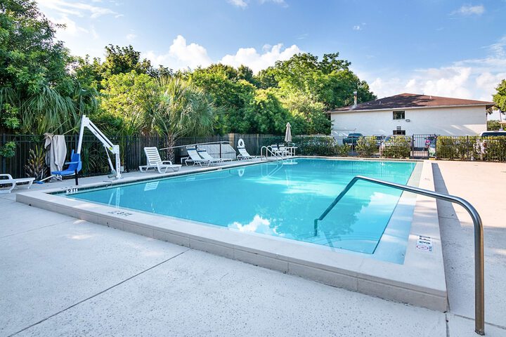 Pool 4 of 29