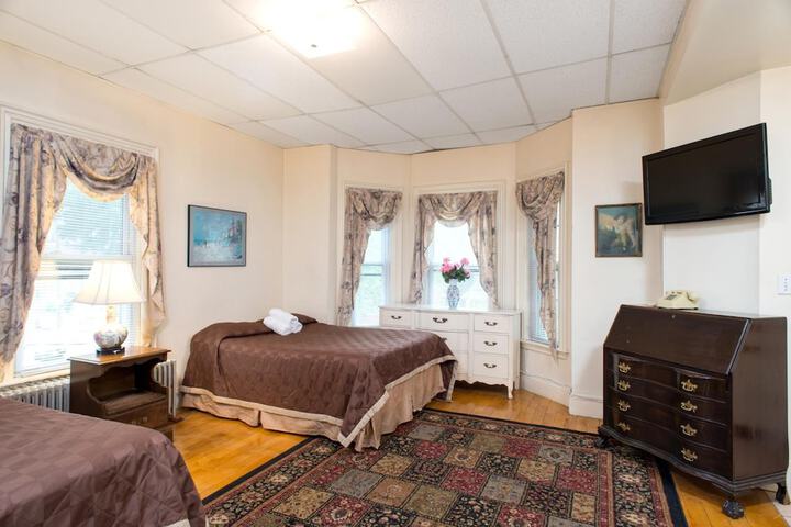 Room 18 of 30