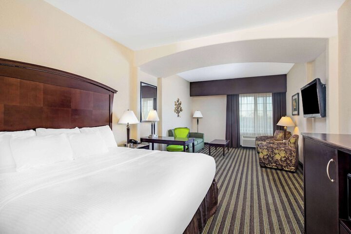 Room 32 of 44