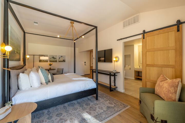 Room 19 of 90