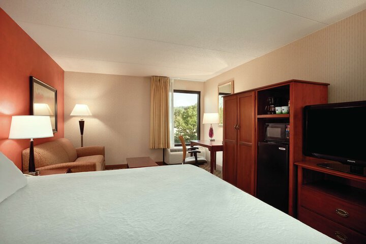 Room 10 of 27