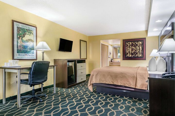 Room 38 of 49