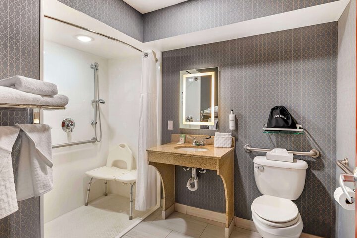 Room 12 of 42