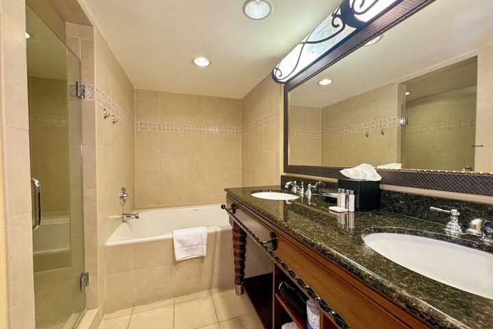 Room 40 of 75