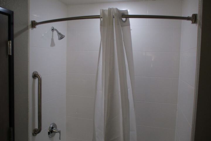 Room 18 of 28