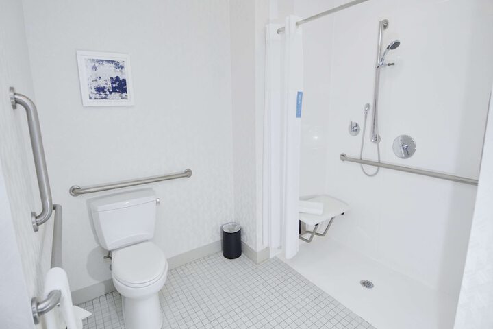 Room 12 of 27