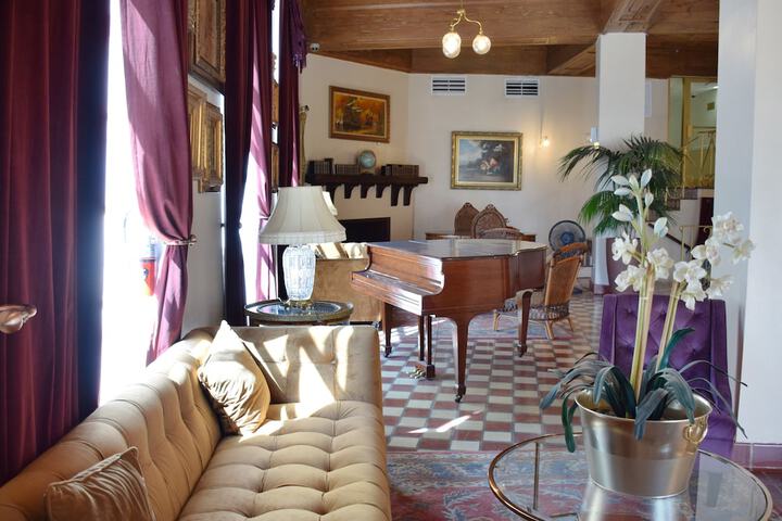 Hotel Interior 8 of 86