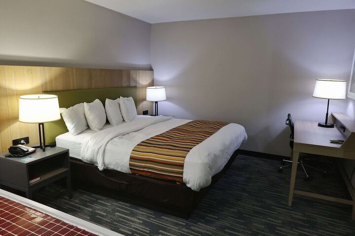Country Inn & Suites by Radisson Sparta, WI