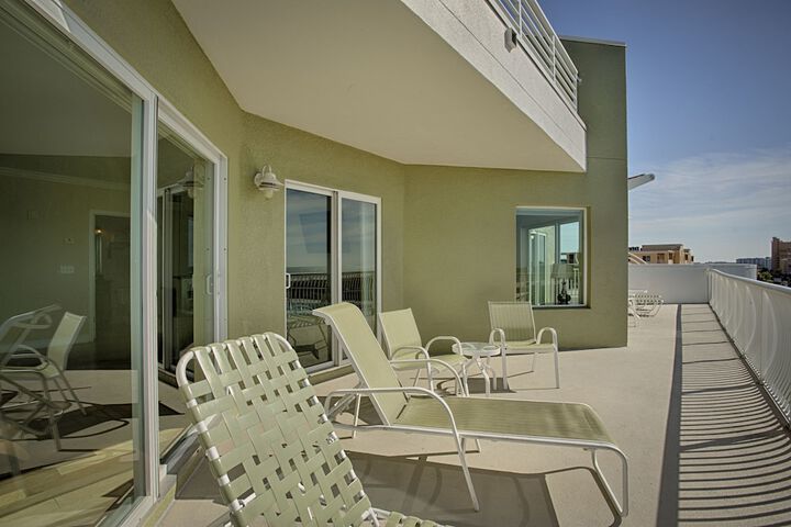 Crystal Palms Beach Resort
