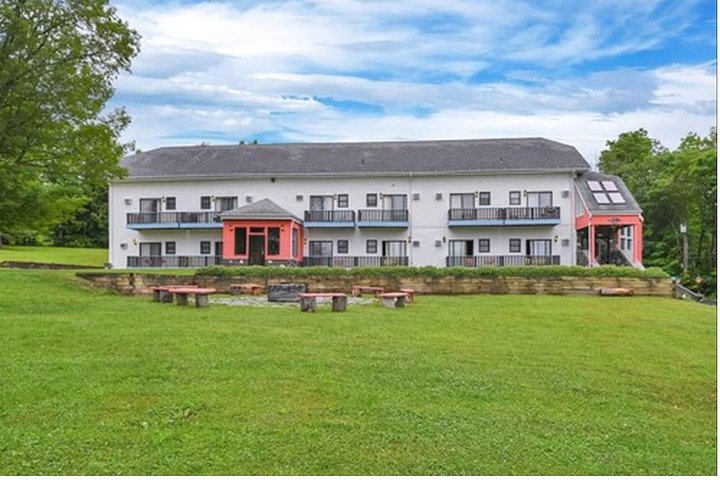Hotel 4 of 39