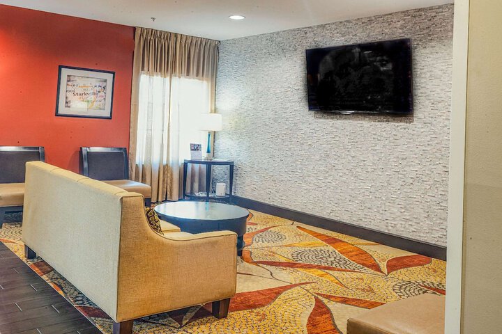 Hotel Interior 11 of 39