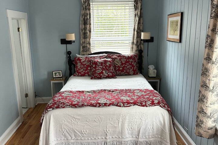 Red Rocker Inn