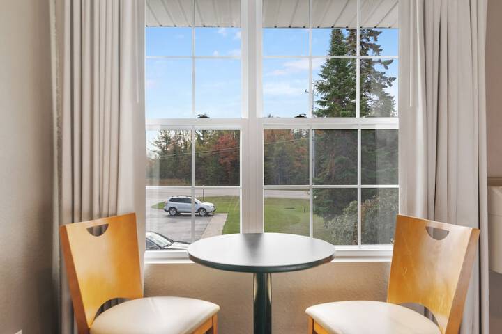 Clearwater Lakeshore Motel
