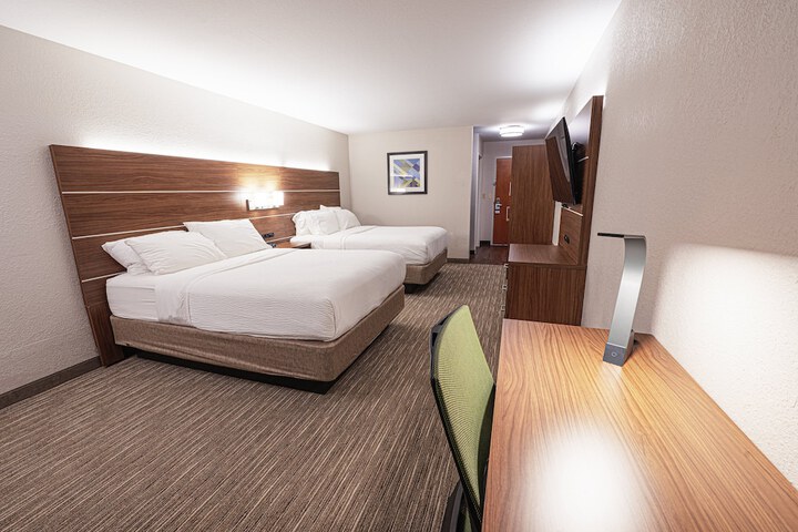 Room 17 of 33